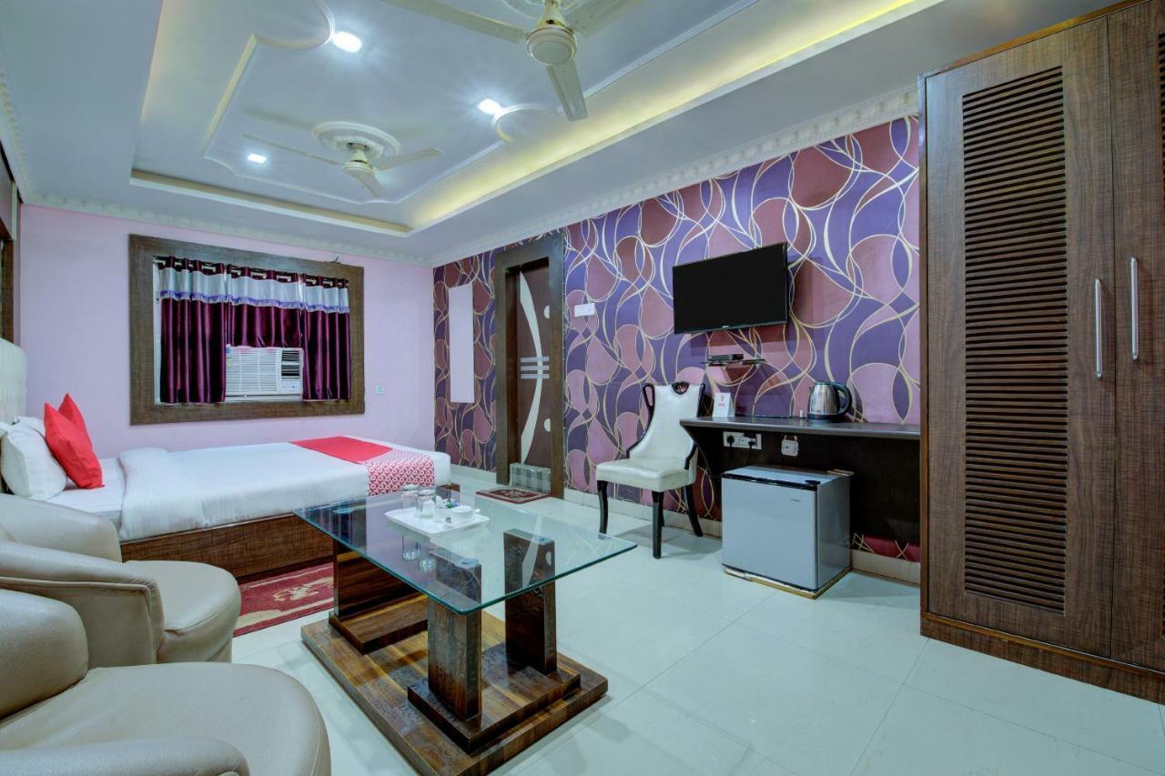 Oyo 14579 The Hangout Jamshedpur Exterior foto