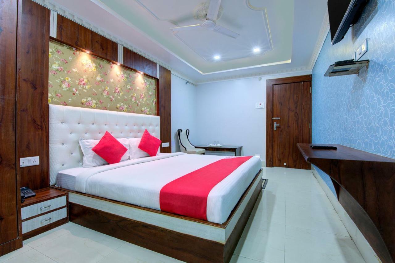 Oyo 14579 The Hangout Jamshedpur Exterior foto