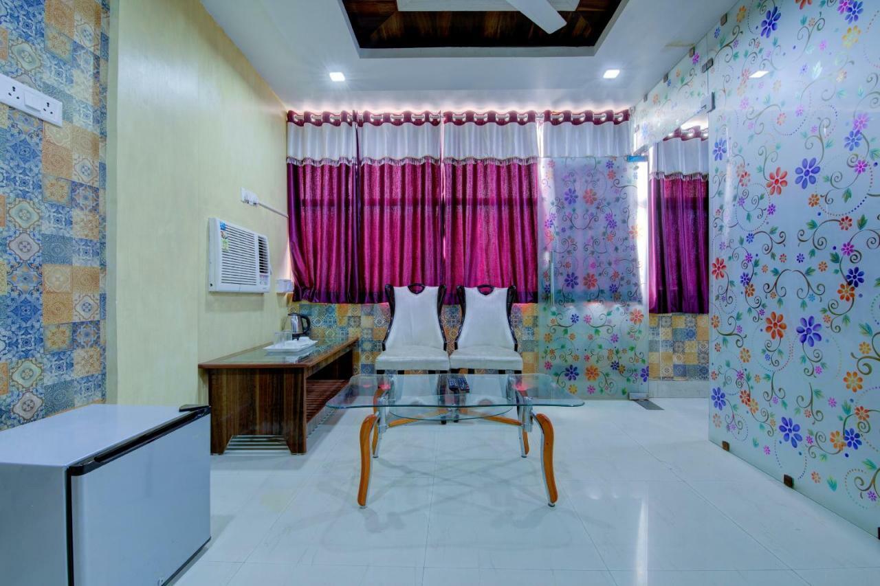 Oyo 14579 The Hangout Jamshedpur Exterior foto