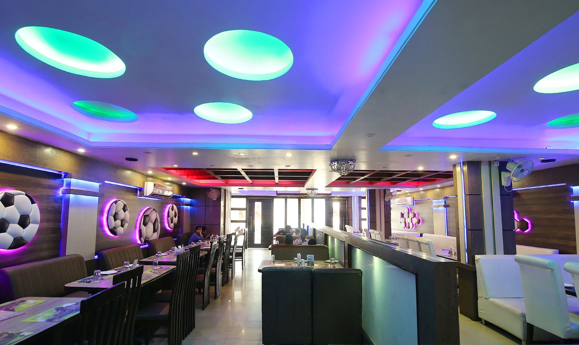 Oyo 14579 The Hangout Jamshedpur Exterior foto